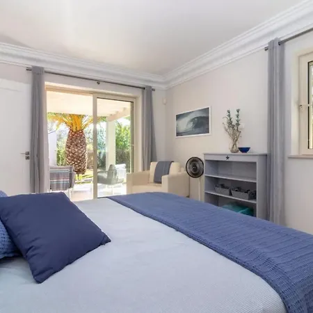 Casa vacanze Large 4 Bedroom With Heated Swimming Pool *