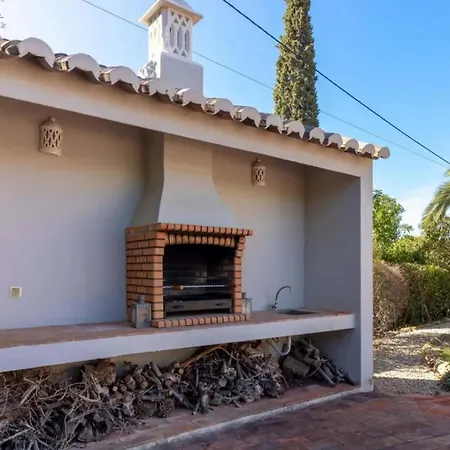 Large 4 Bedroom With Heated Swimming Pool