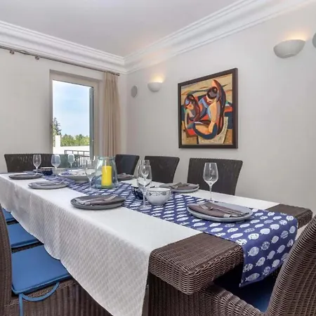 Large 4 Bedroom With Heated Swimming Pool Casa vacanze Carvoeiro (Lagoa)