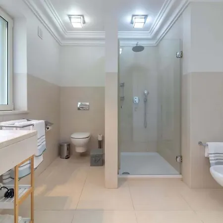 Large 4 Bedroom With Heated Swimming Pool בית נופש קארבואירו