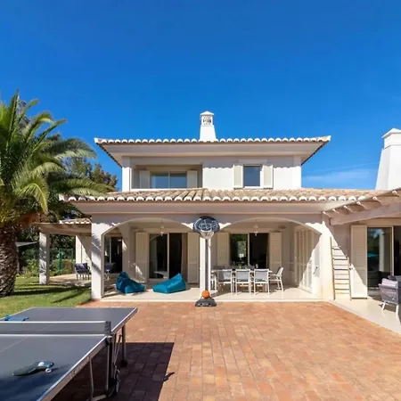 Large 4 Bedroom With Heated Swimming Pool בית נופש *