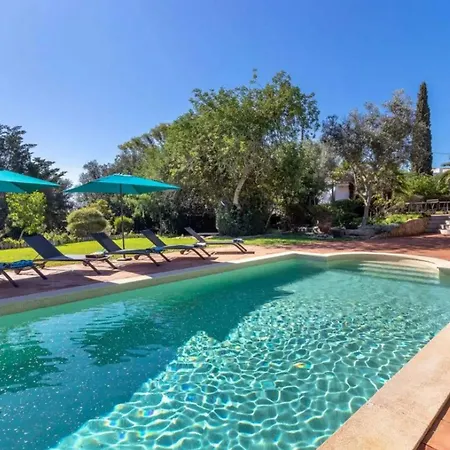 Large 4 Bedroom With Heated Swimming Pool בית נופש *